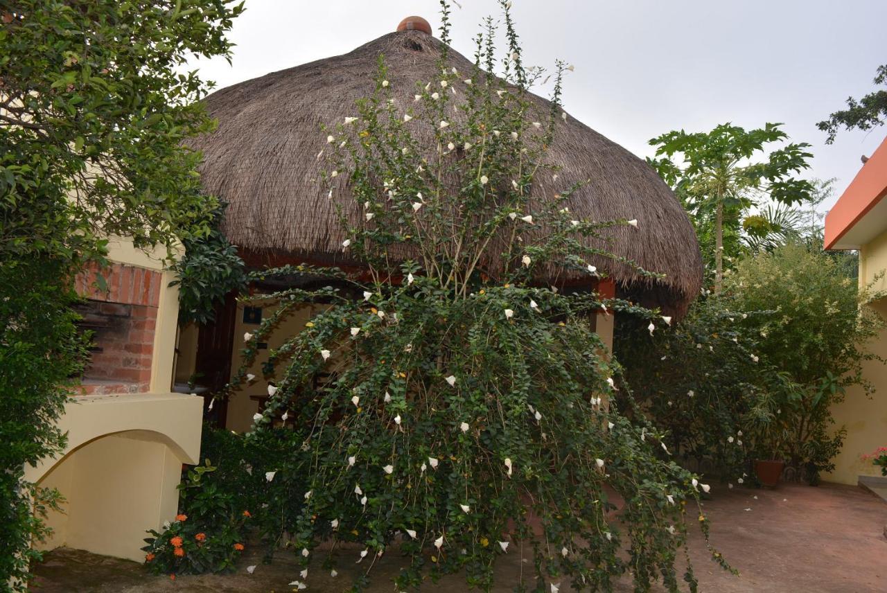 Bed and Breakfast Chez Sabine Abomey Exterior foto