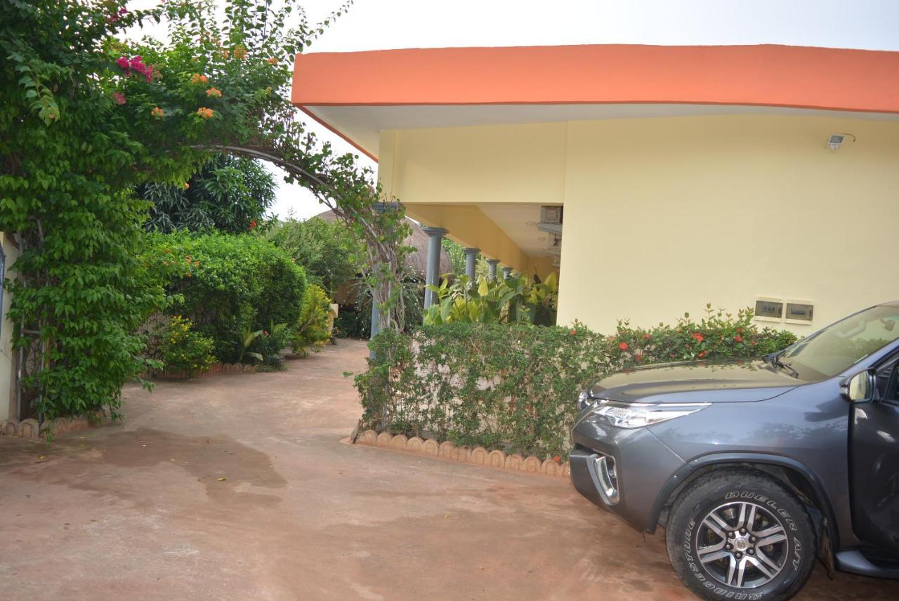 Bed and Breakfast Chez Sabine Abomey Exterior foto