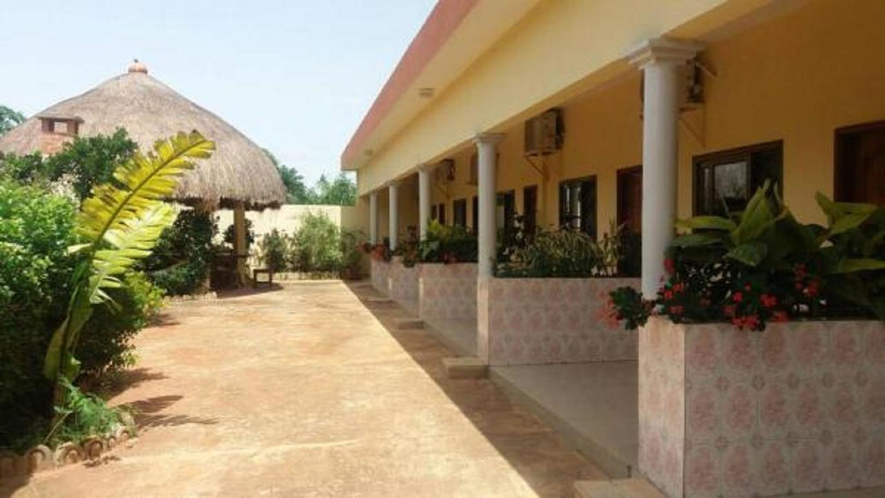 Bed and Breakfast Chez Sabine Abomey Exterior foto